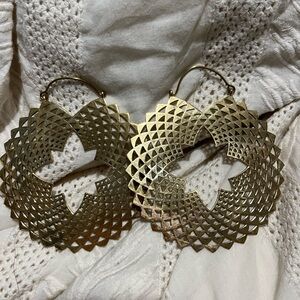 Gold geometric earrings
